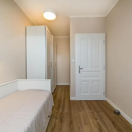 New 4 - Self Check In, Free Parking