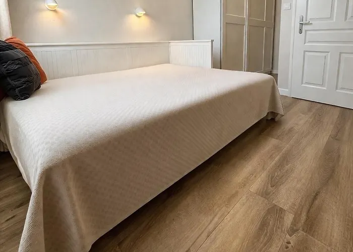 New 4 - Self Check In, Free Parking Apartament