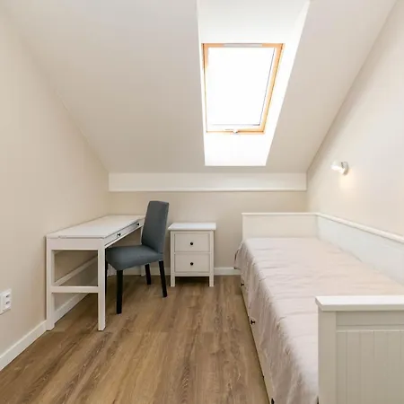 New 4 - Self Check In, Free Parking Pressburg